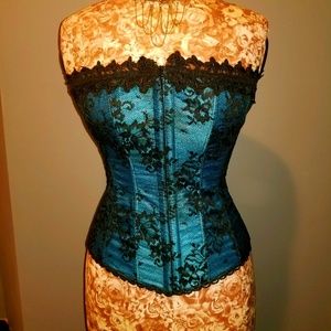 Strapless corset, lace overlay